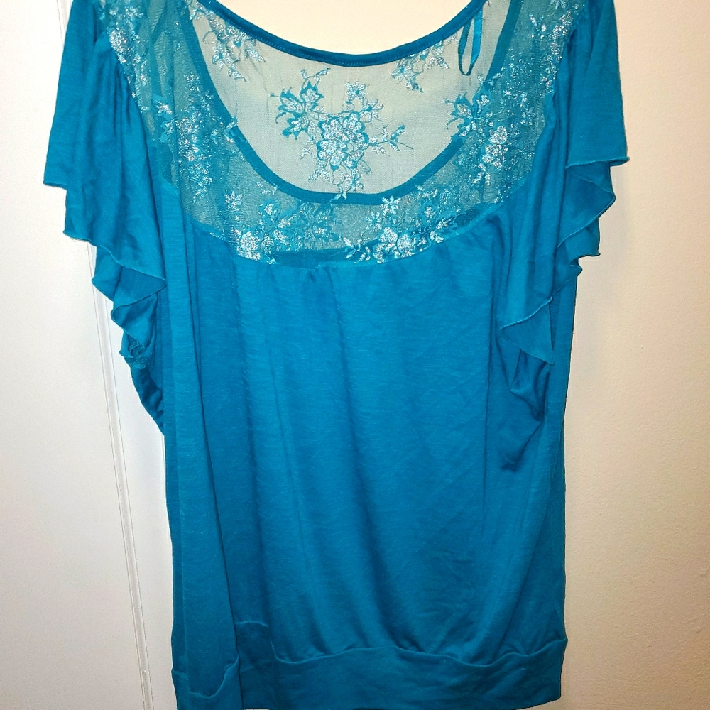 Gorgeous lacy Torrid blouse size 4